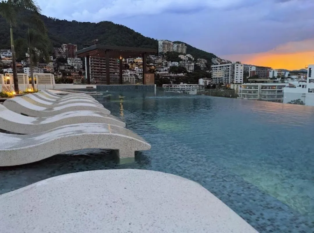 Condominio En Zona Romantica, Avida Residences Departamento 609 Puerto Vallarta Mexico